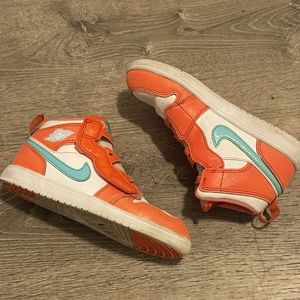 Air Jordan 1 Mid Alt "White Orange'